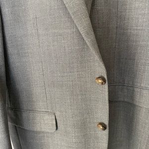 Men’s Gray suit jacket. Ralph Lauren. Size 44R.